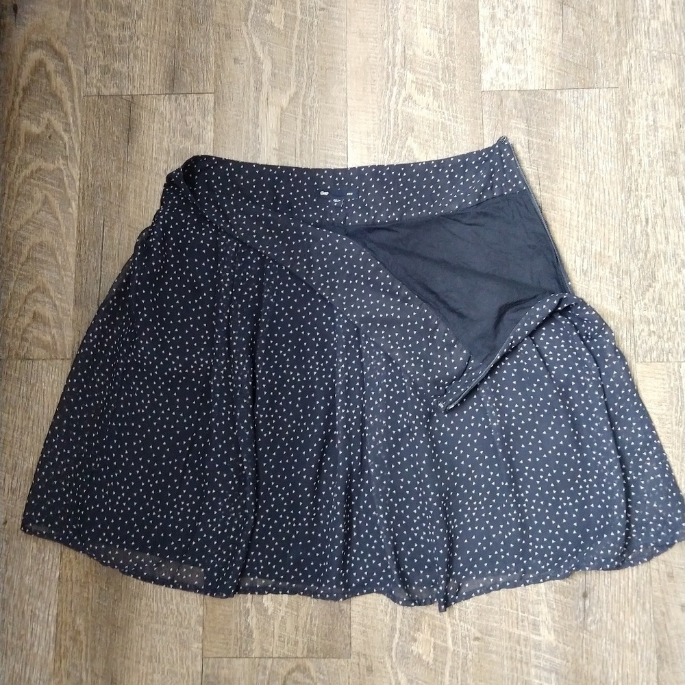 Gap skirt